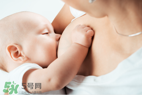 母乳喂養(yǎng)胸部會(huì)變形嗎？如何避免產(chǎn)后乳房變形？