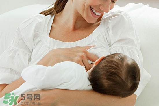 母乳到什么時(shí)候就沒營(yíng)養(yǎng)了？母乳什么時(shí)候斷最好？