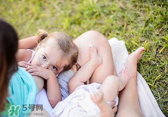 母乳能做什么？母乳可以放冰箱保鮮多久？