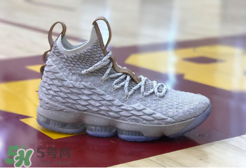 nike lebron 15 ghost什么時(shí)候發(fā)售_多少錢？