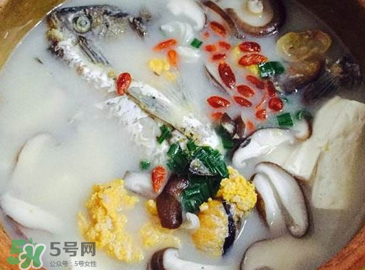 鯽魚(yú)湯可以放香菇嗎？香菇鯽魚(yú)湯的做法