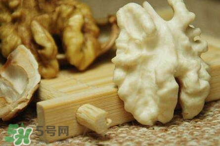 新鮮核桃怎么吃？新鮮核桃怎么給寶寶吃？