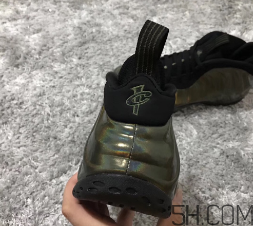 nike air foamposite one legion green全息噴什么時候發(fā)售？