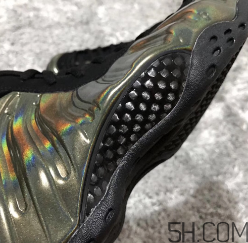 nike air foamposite one legion green全息噴什么時候發(fā)售？