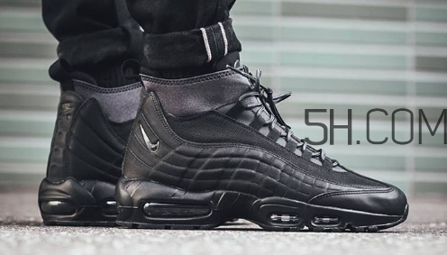 nike air max 95 triple black黑魂配色上腳效果怎么樣？