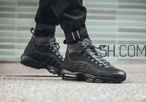 nike air max 95 triple black黑魂配色上腳效果怎么樣？