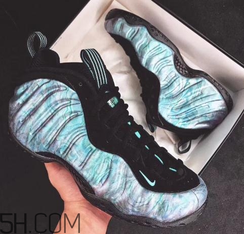 nike air foamposite one鮑魚噴實物什么樣？