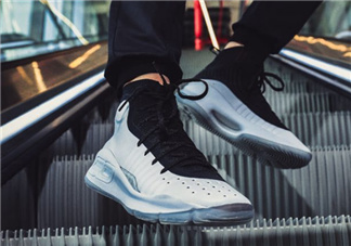 under armour curry 4黑白配色上腳效果怎么樣？