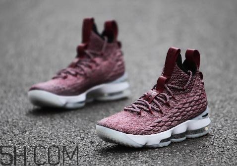 nike lebron 15 wine紅酒配色發(fā)售時(shí)間_多少錢？