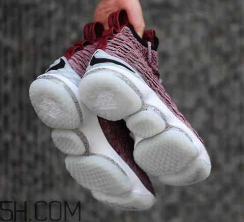 nike lebron 15 wine紅酒配色發(fā)售時(shí)間_多少錢？