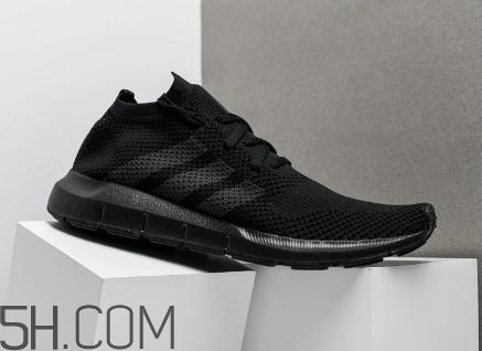 adidas swift run triple black配色在哪買_多少錢？