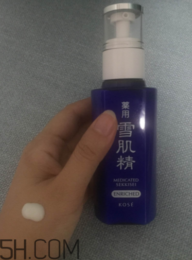 雪肌精盈潤乳液適合油皮嗎？適合夏季嗎？