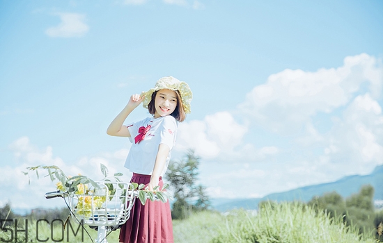 fancl卸妝油和植村秀卸妝油哪個(gè)好用？卸妝油可以卸指甲油嗎？