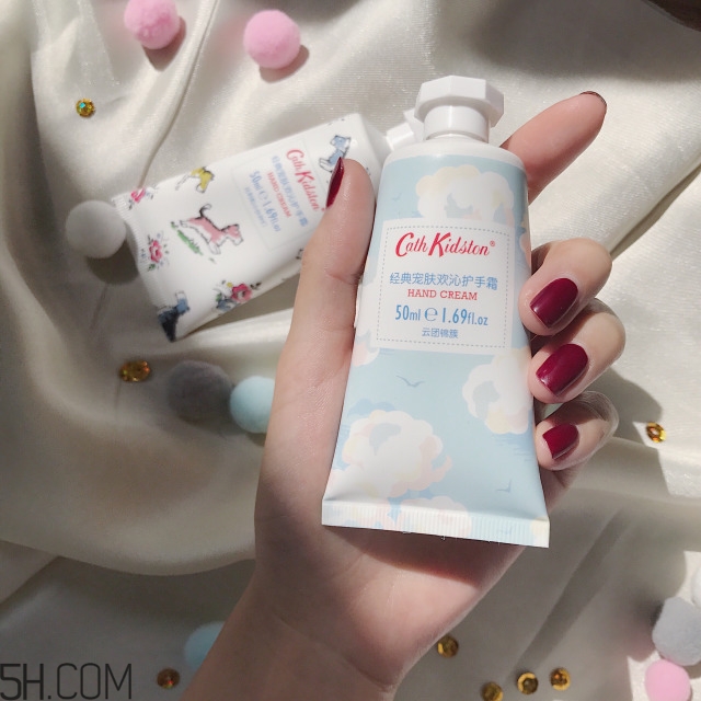 兩款超級(jí)好聞?dòng)趾糜玫淖o(hù)手霜推薦 cath kidston護(hù)手霜好用嗎