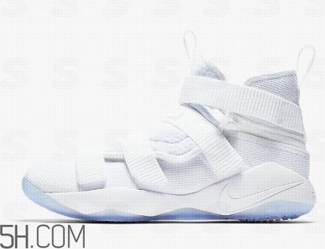 nike lebron soldier 11 flyease士兵11拉鏈版怎么樣？