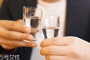 喝多少酒算安全？有基因缺陷的中國(guó)人最好不要喝