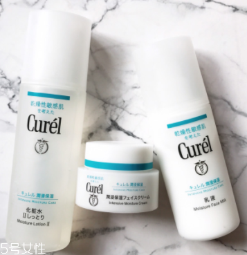 Curel乳霜早晚都能用嗎？夜間用最好