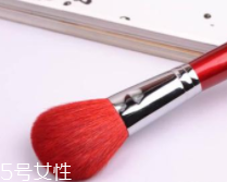 散粉刷怎么挑選？三種材質(zhì)各有優(yōu)點(diǎn)