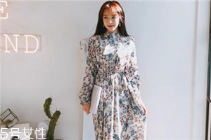 碎花連衣裙搭配什么鞋子？玩轉復古甜美