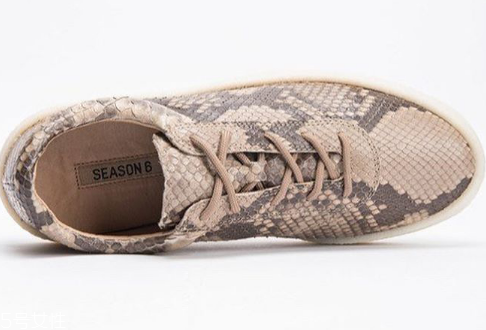 yeezy season 6蛇皮定制款多少錢(qián)？打造奢華運(yùn)動(dòng)風(fēng)