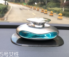 汽車(chē)香水真假辨別 真香水沒(méi)有酒精味