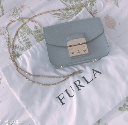 furla包包怎么打開？超百搭的心機包包