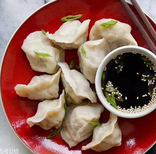 餃子餡用豬的哪塊肉好？前腿肉是餃子餡首選