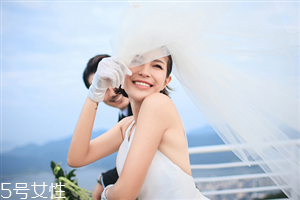 新娘發(fā)型圖片2018款教程 結(jié)婚的時候給化妝師看