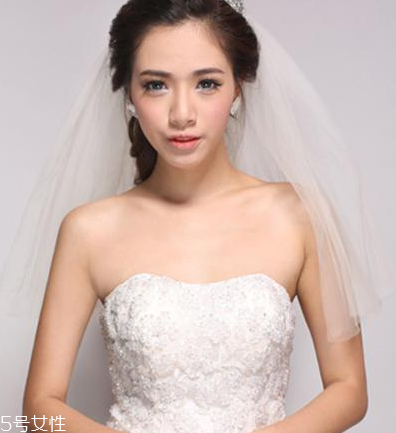 新娘發(fā)型圖片2018款教程 結(jié)婚的時候給化妝師看