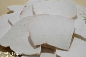 茯苓粉加蛋清可以祛斑嗎 能祛斑增白