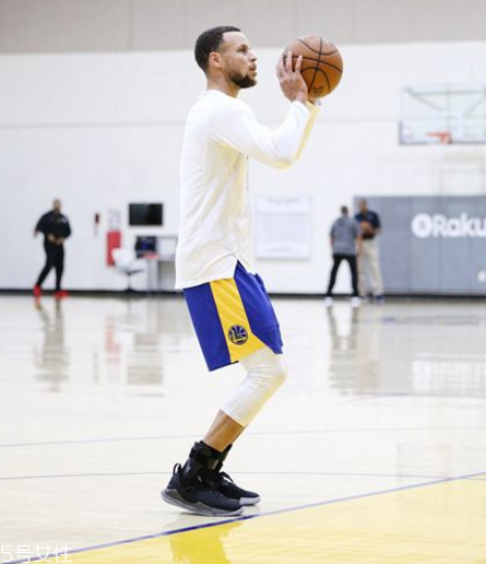 under armour curry 5庫里五代戰(zhàn)靴多少錢？