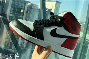 aj 1黑腳趾多少錢(qián)？aj 1黑腳趾市場(chǎng)價(jià)格