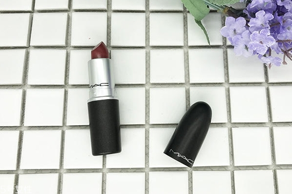 mac brick o la口紅日常嗎？mac brick o la上嘴圖