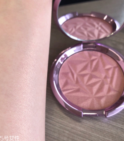 becca人魚姬高光怎么樣 becca lilac geode粉金色高光