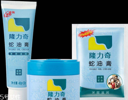 蛇油膏能治灰指甲嗎？灰指甲能用蛇油膏治嗎？