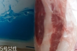 黑豬肉與白豬肉區(qū)別 黑豬肉與白豬肉哪個(gè)好吃？