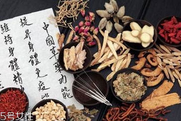 中草藥護(hù)膚品怎么自制 中草藥護(hù)膚品3個制作方法