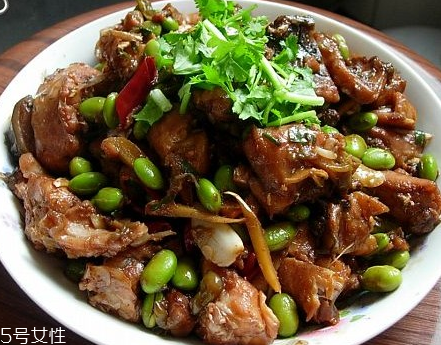 青魚(yú)禁忌食材 青魚(yú)不能和什么一起吃？