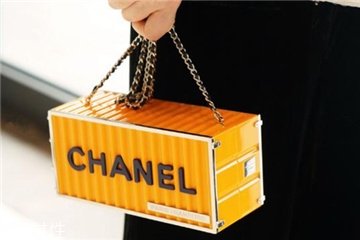 chanel集裝箱多少錢？香奈兒集裝箱包包正品價格