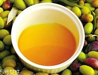 茶油和橄欖油哪個(gè)好 茶油功效好過(guò)橄欖油