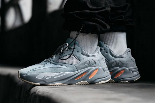 yeezy 700 inertia什么時(shí)候發(fā)售 實(shí)物首次曝光