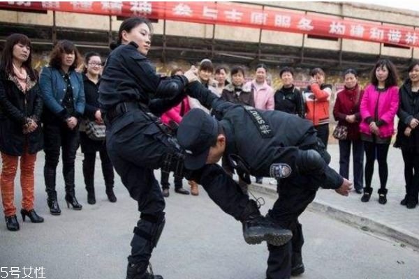 女生用什么防身好 女生包里放什么防身