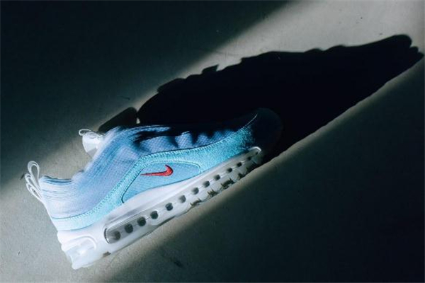 耐克air max 97萬花筒價(jià)格 市場價(jià)逼近3k