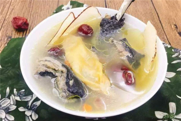 烏雞花膠湯隔夜能喝嗎 記得放冰箱