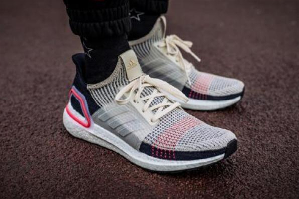 阿迪達(dá)斯ub19真假對(duì)比 ultraboost19真假鑒定