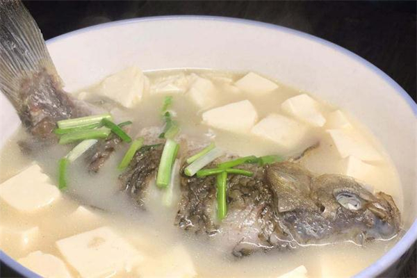 鯽魚(yú)豆腐湯燉多久最好 鯽魚(yú)豆腐湯放多少水