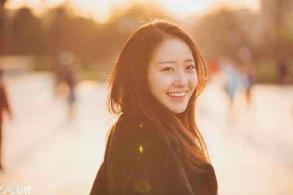 女生談戀愛要注意什么 女生談戀愛的技巧和方法