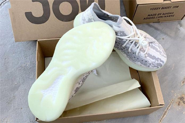 椰子380外星人開(kāi)箱測(cè)評(píng)-yeezy 380 alien實(shí)物上腳圖