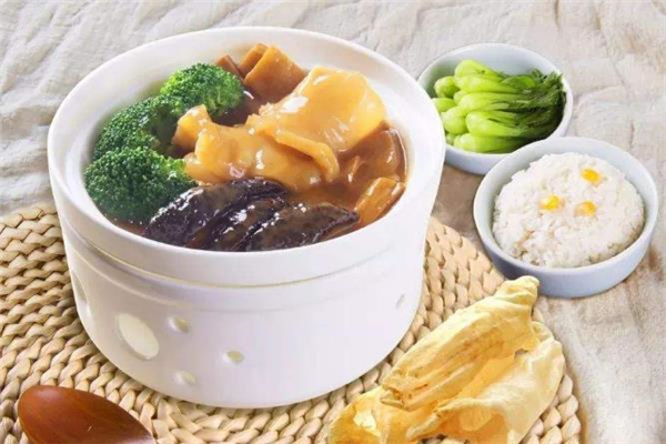 鮑魚(yú)汁撈飯的做法 鮑魚(yú)汁撈飯?jiān)袐D能吃嗎