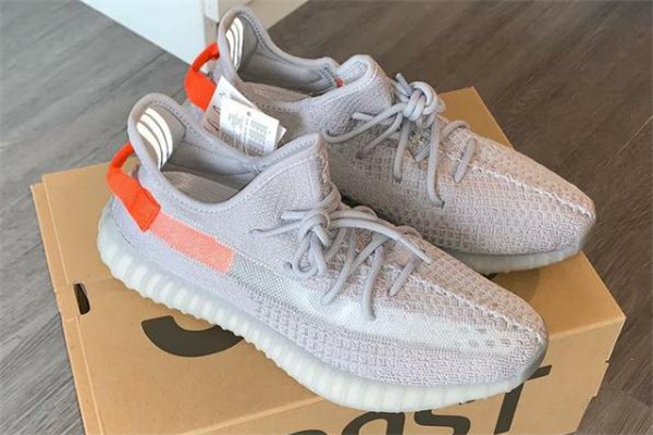 yeezy350尾燈真假對(duì)比 椰子350尾燈歐洲限定真假辨別